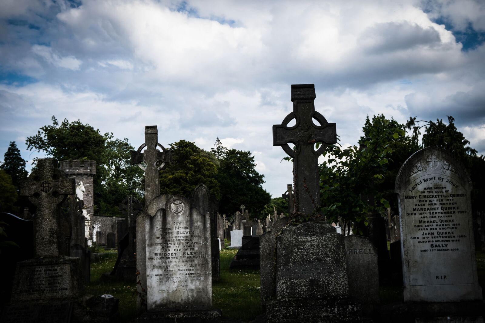 Sony a6500 + Sony Vario-Tessar T* E 16-70mm F4 ZA OSS sample photo. Glasnevin, dublin, ireland photography
