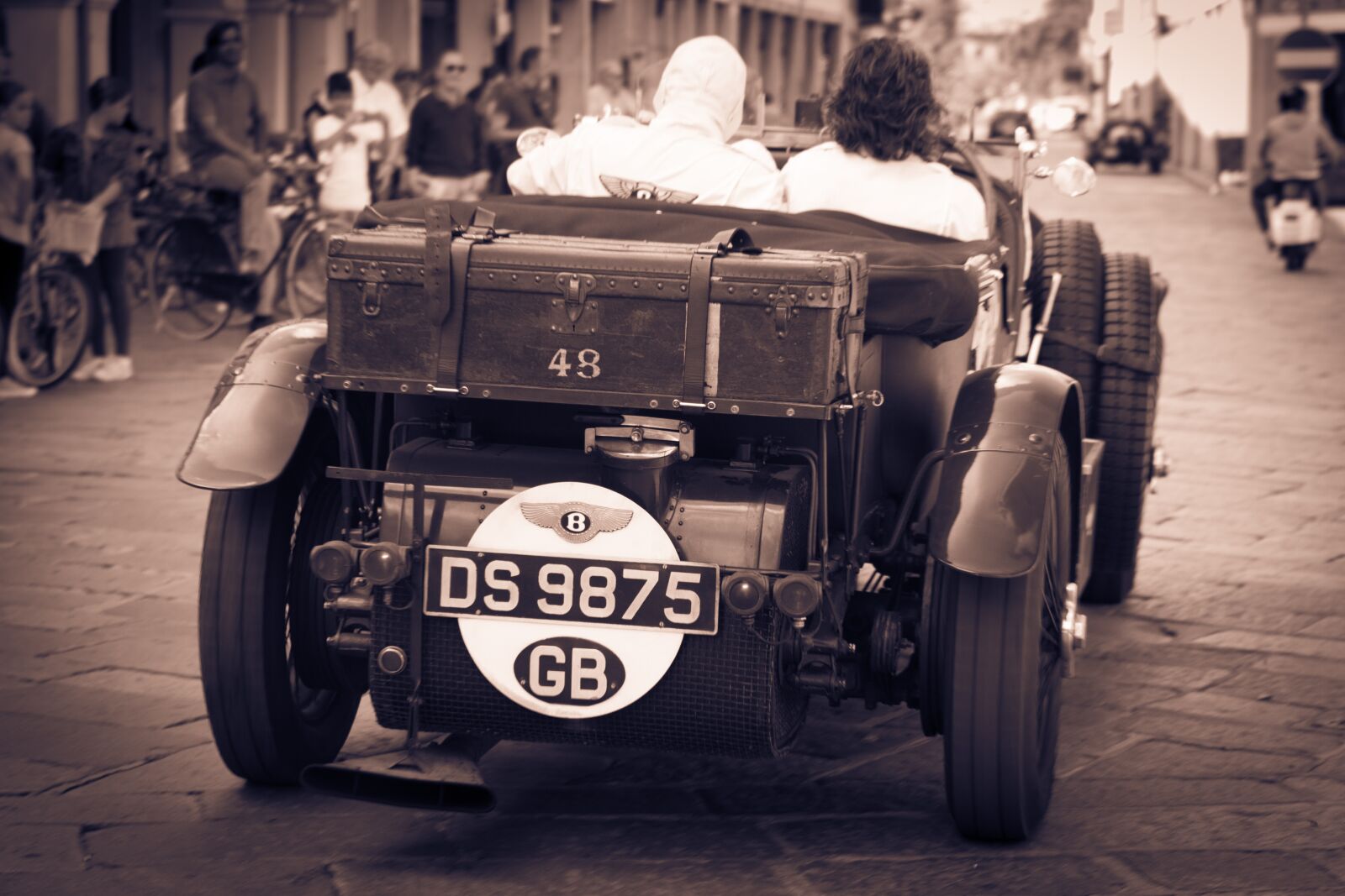 EF28-70mm f/2.8L USM sample photo. Auto, bentley, classic photography