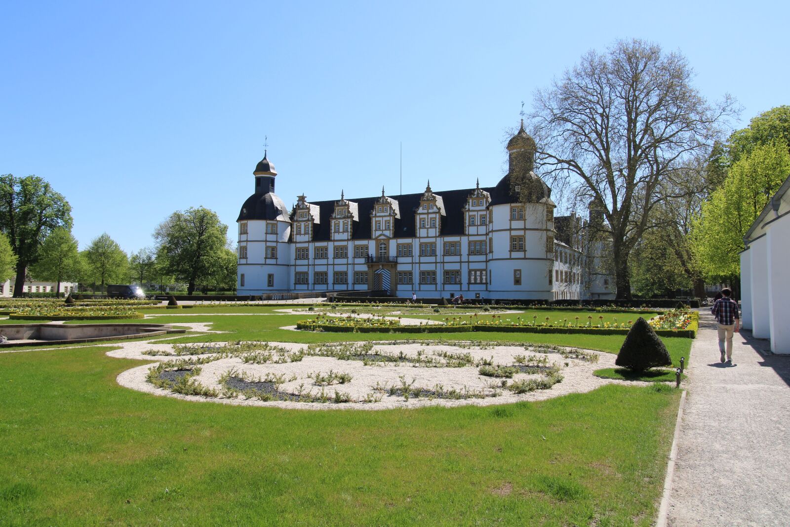 Canon EOS 2000D (EOS Rebel T7 / EOS Kiss X90 / EOS 1500D) sample photo. Schloss, neuhaus, paderborn photography