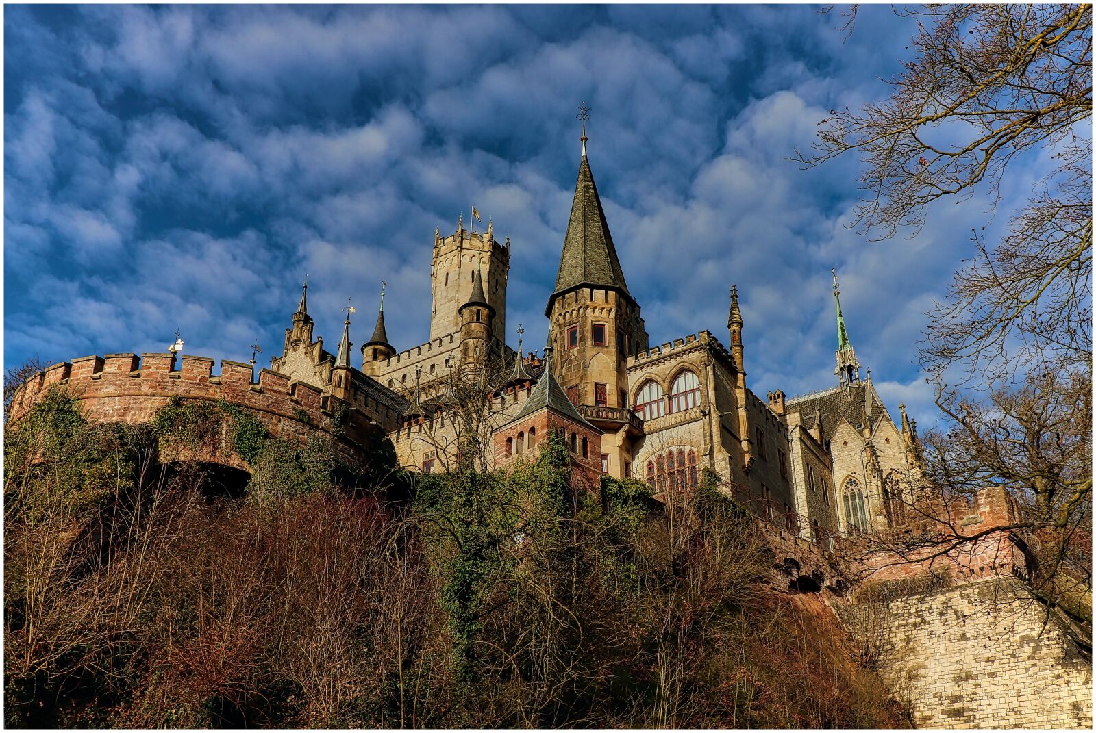 Canon EOS 200D (EOS Rebel SL2 / EOS Kiss X9) sample photo. Castle, architecture, mystical photography