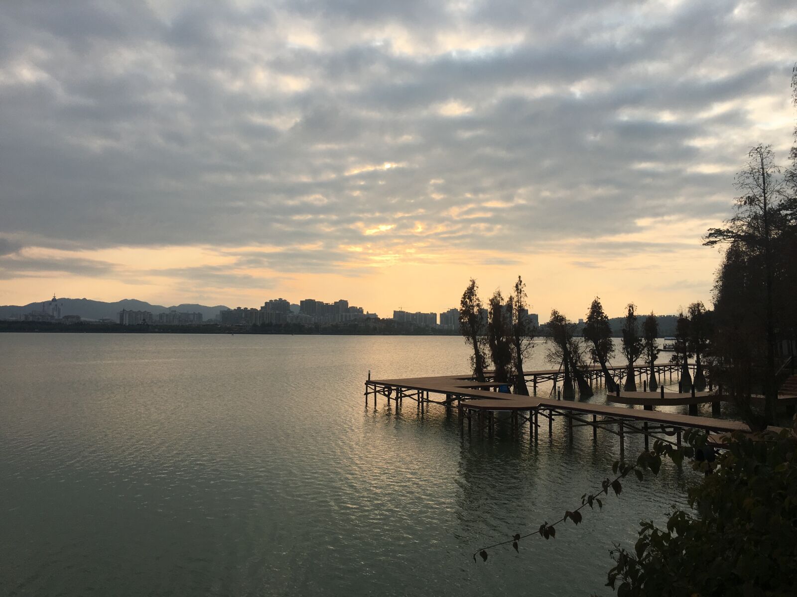 Apple iPhone 6s sample photo. Lake, lake light, water photography