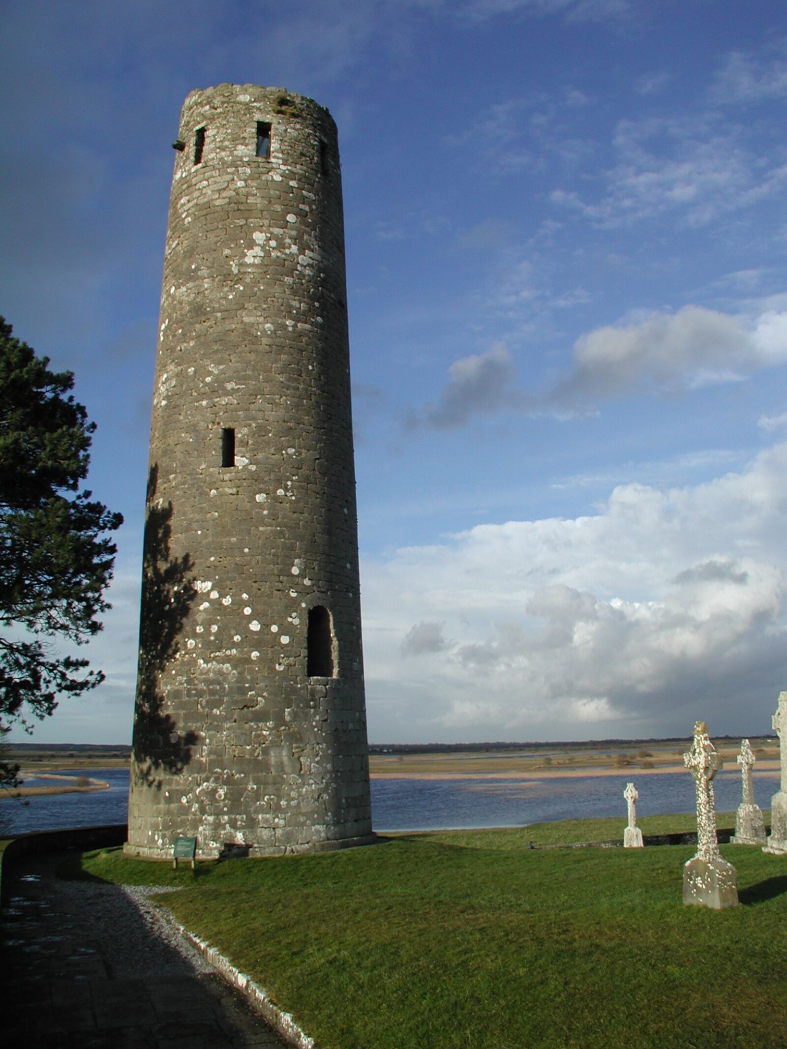 Olympus C3030Z sample photo. Clonmacnoise, tower, offaly photography