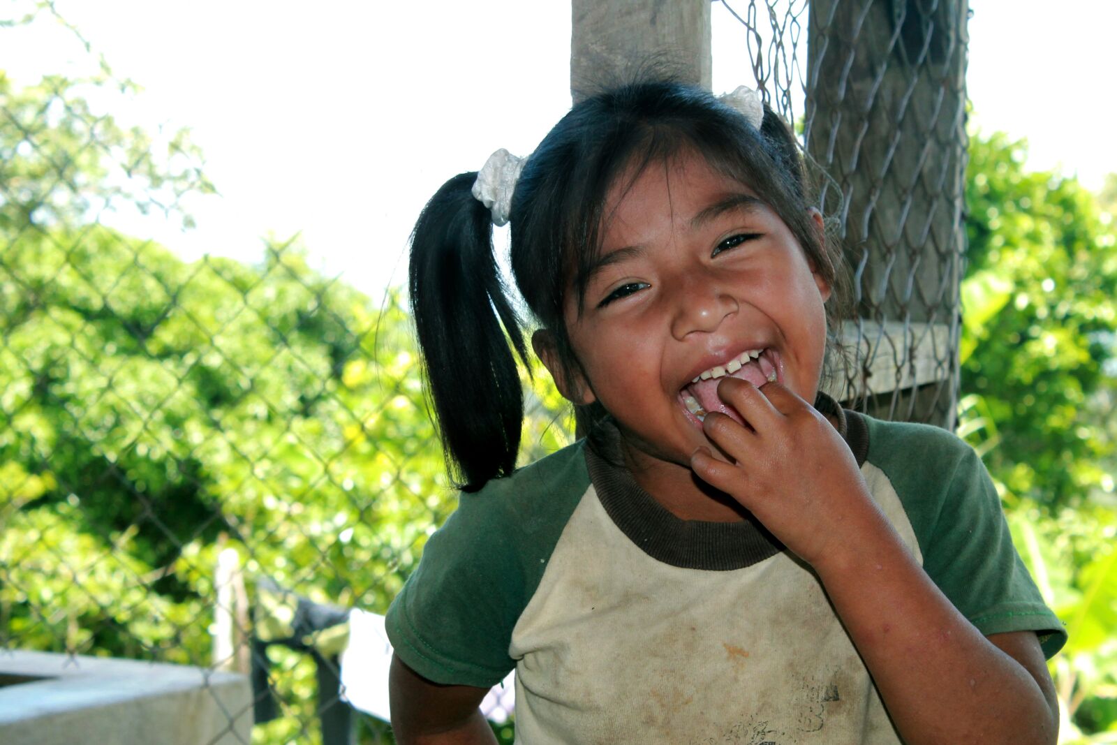 Canon EOS 1100D (EOS Rebel T3 / EOS Kiss X50) sample photo. Girl, honduran, smile photography