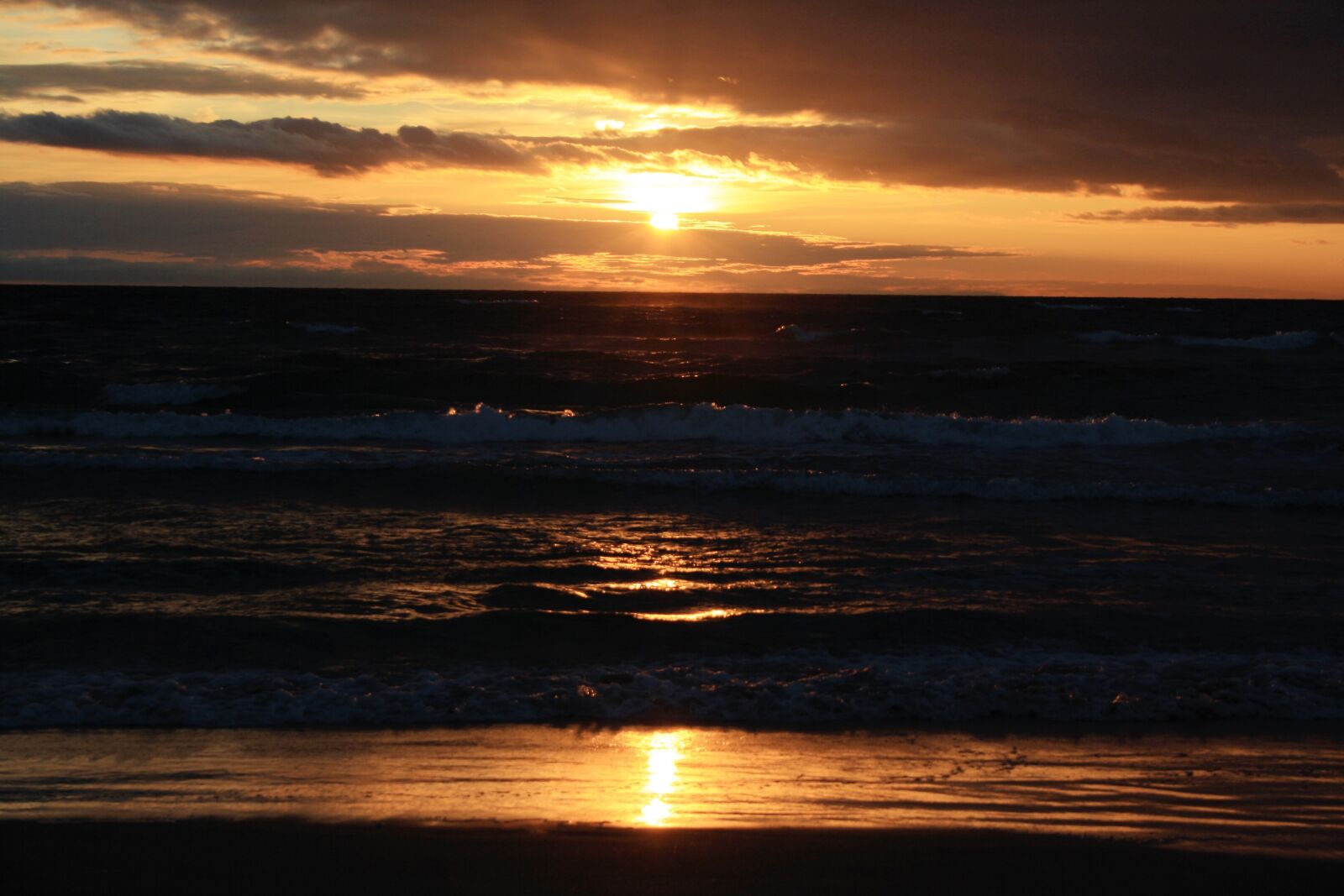 Canon EOS 1000D (EOS Digital Rebel XS / EOS Kiss F) sample photo. North sea, sunset, sea photography