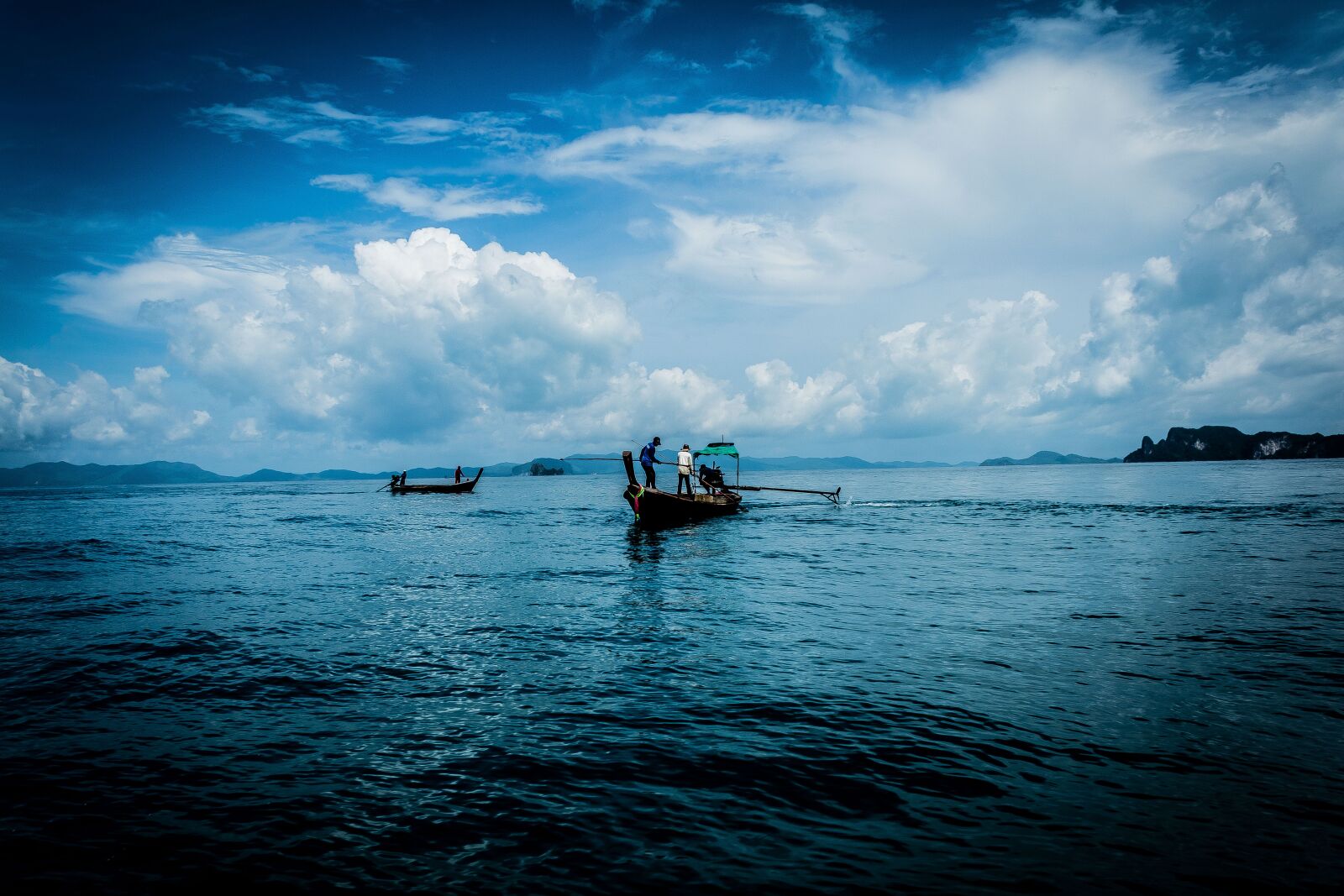 Canon EOS 70D + Canon EF-S 18-55mm F3.5-5.6 IS sample photo. Thailand, boat, sea photography