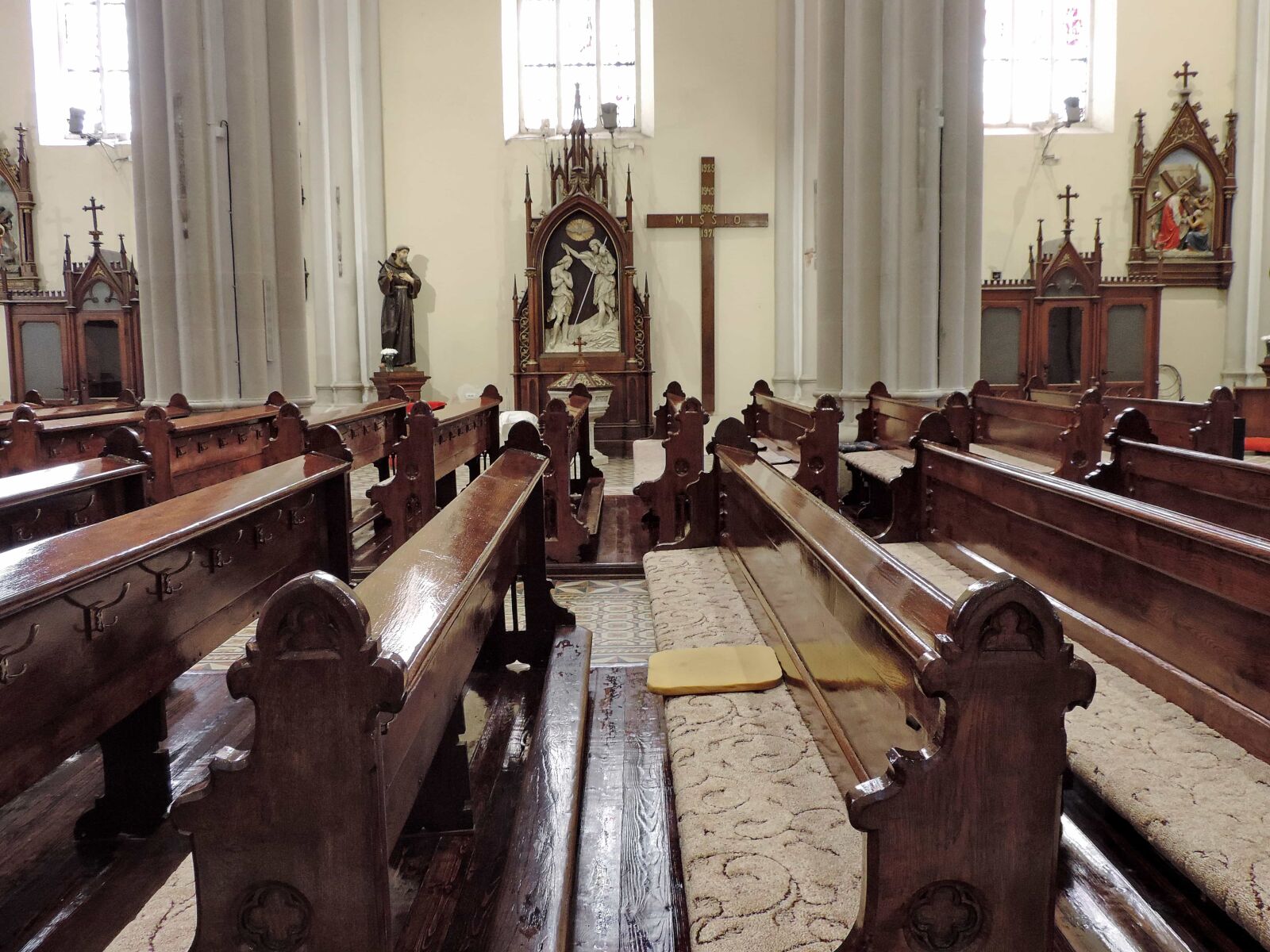 Nikon Coolpix P520 sample photo. Cathedral, catholic, interior decoration photography
