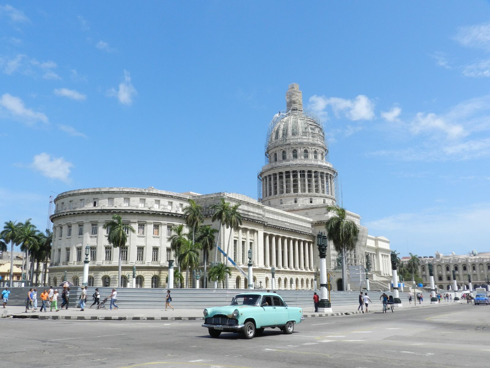 Nikon Coolpix P500 sample photo. Capitol, havana photography