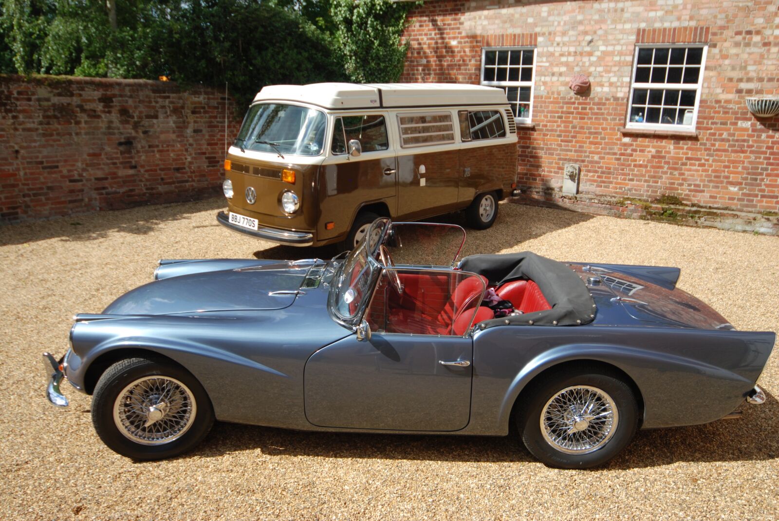 Nikon D40X sample photo. Vw, daimler dart, midlife photography
