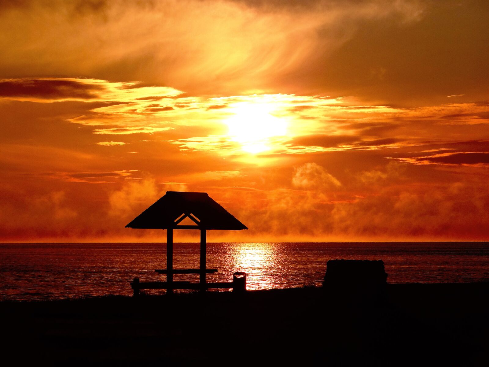 Sony DSC-HX200V sample photo. Dawn, sun, lake photography