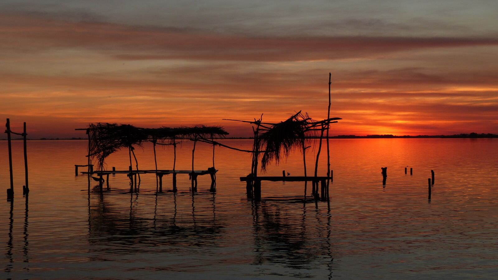 Panasonic Lumix DMC-FZ200 sample photo. Sunset, water, sea photography