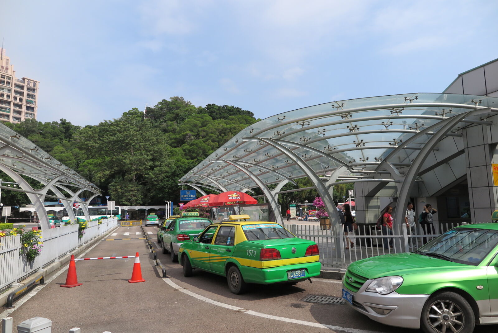 Canon PowerShot G1 X Mark II sample photo. China, taxi photography