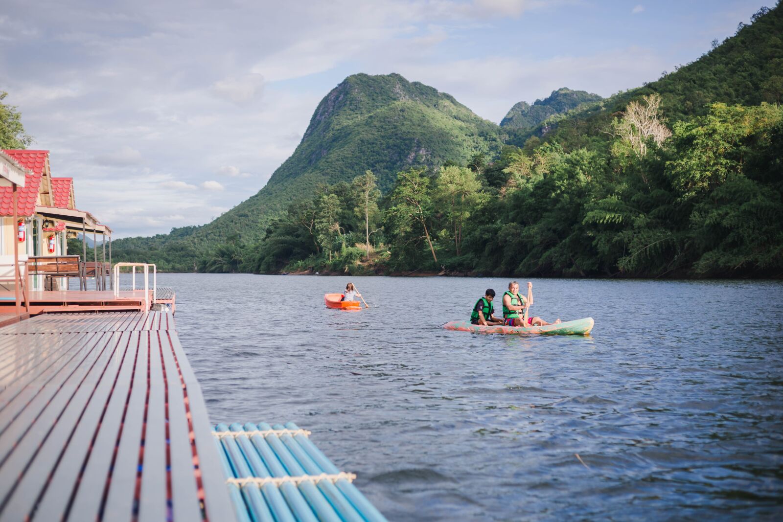 Canon EOS 6D + Canon EF 50mm F1.8 STM sample photo. Water, river, kayak photography