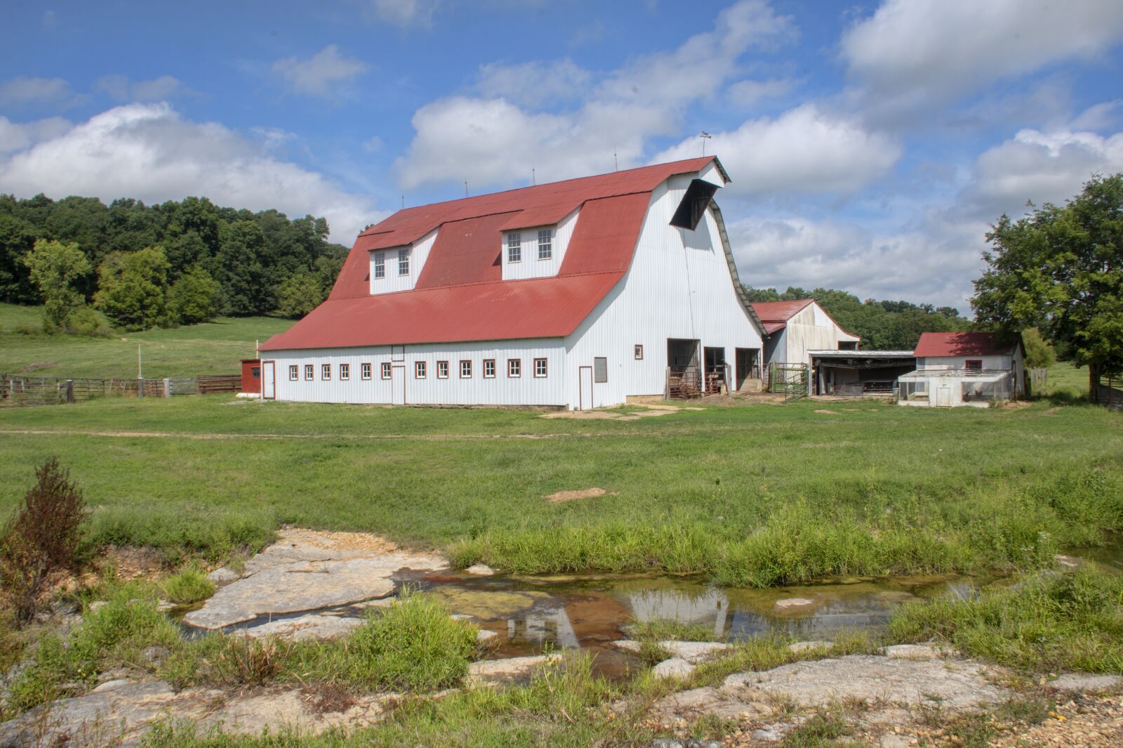 Nikon D850 sample photo. Barn, farm, nature photography