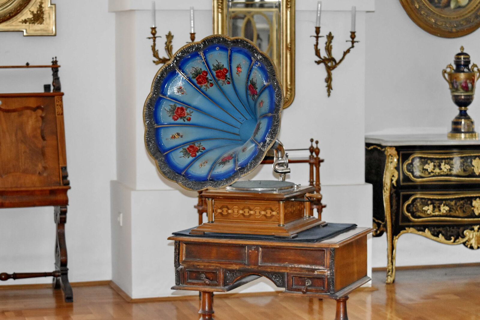 Nikon D5500 sample photo. Baroque, nostalgia, machine, furniture photography
