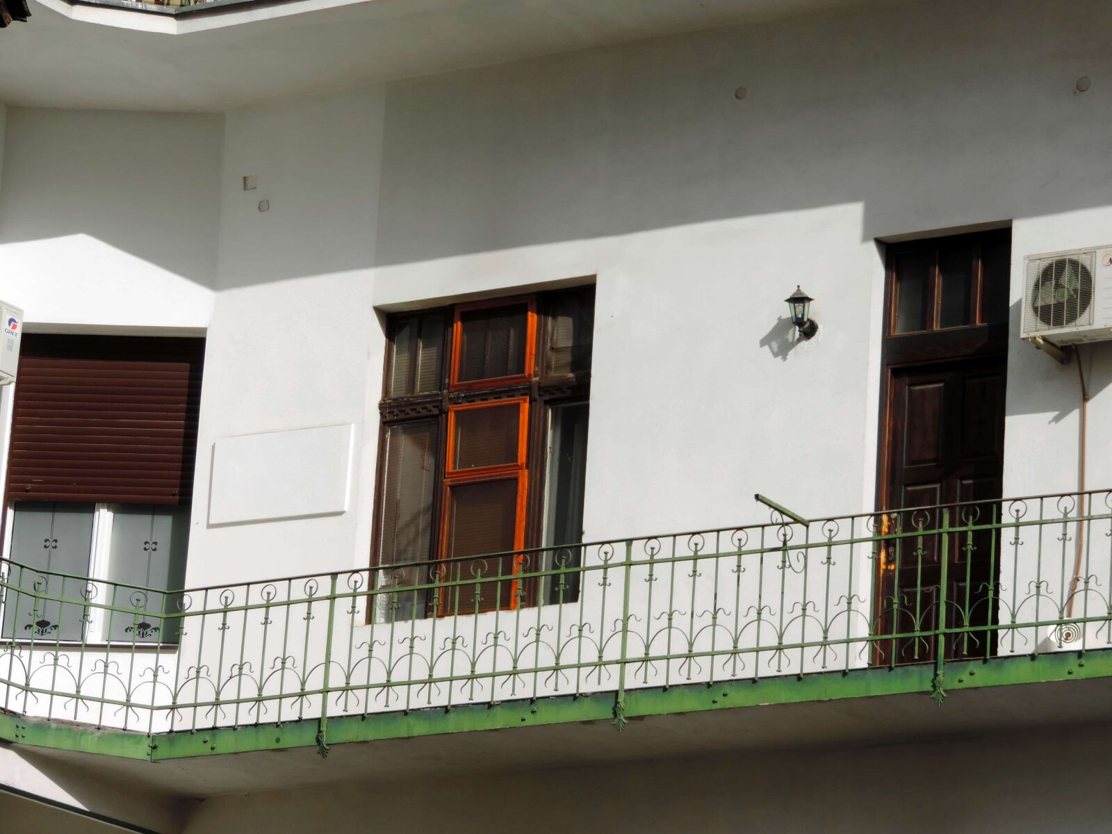 Nikon Coolpix P520 sample photo. Balcony, house, architecture, window photography