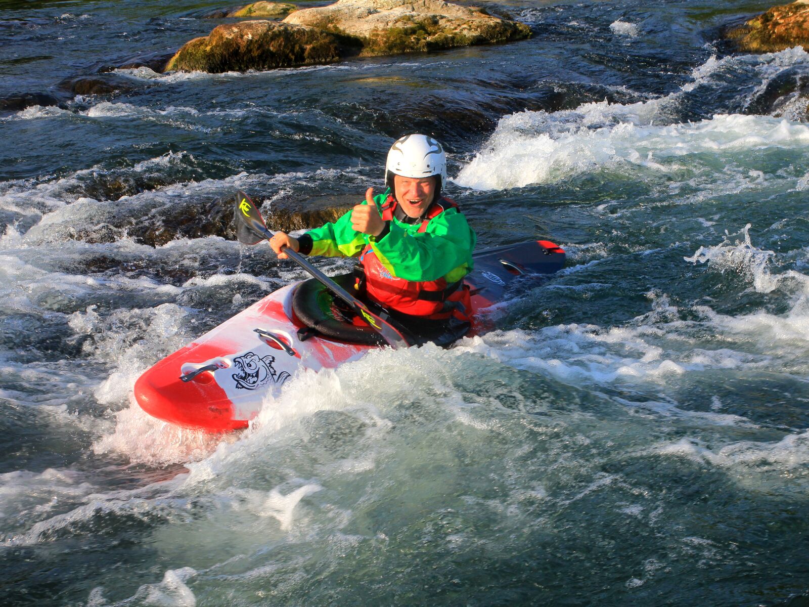 Canon EOS 550D (EOS Rebel T2i / EOS Kiss X4) sample photo. Kayak, white water, old photography