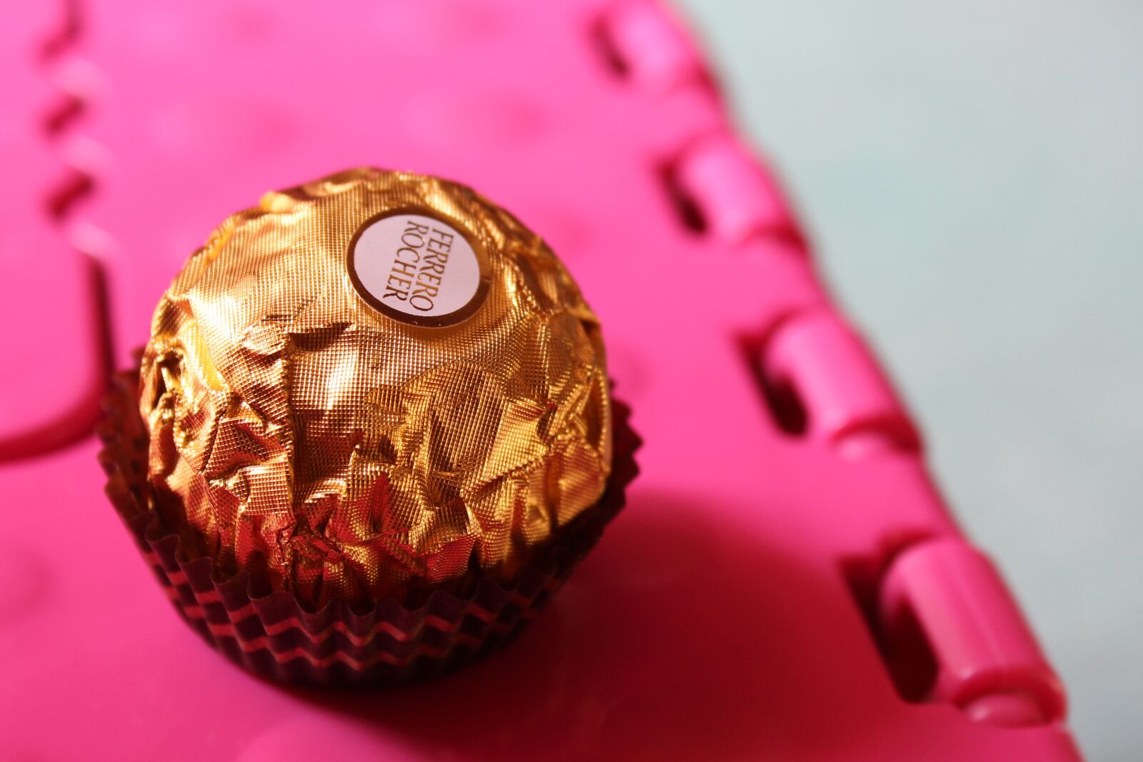 Canon EOS 550D (EOS Rebel T2i / EOS Kiss X4) sample photo. Chocolate, sweet, ball photography