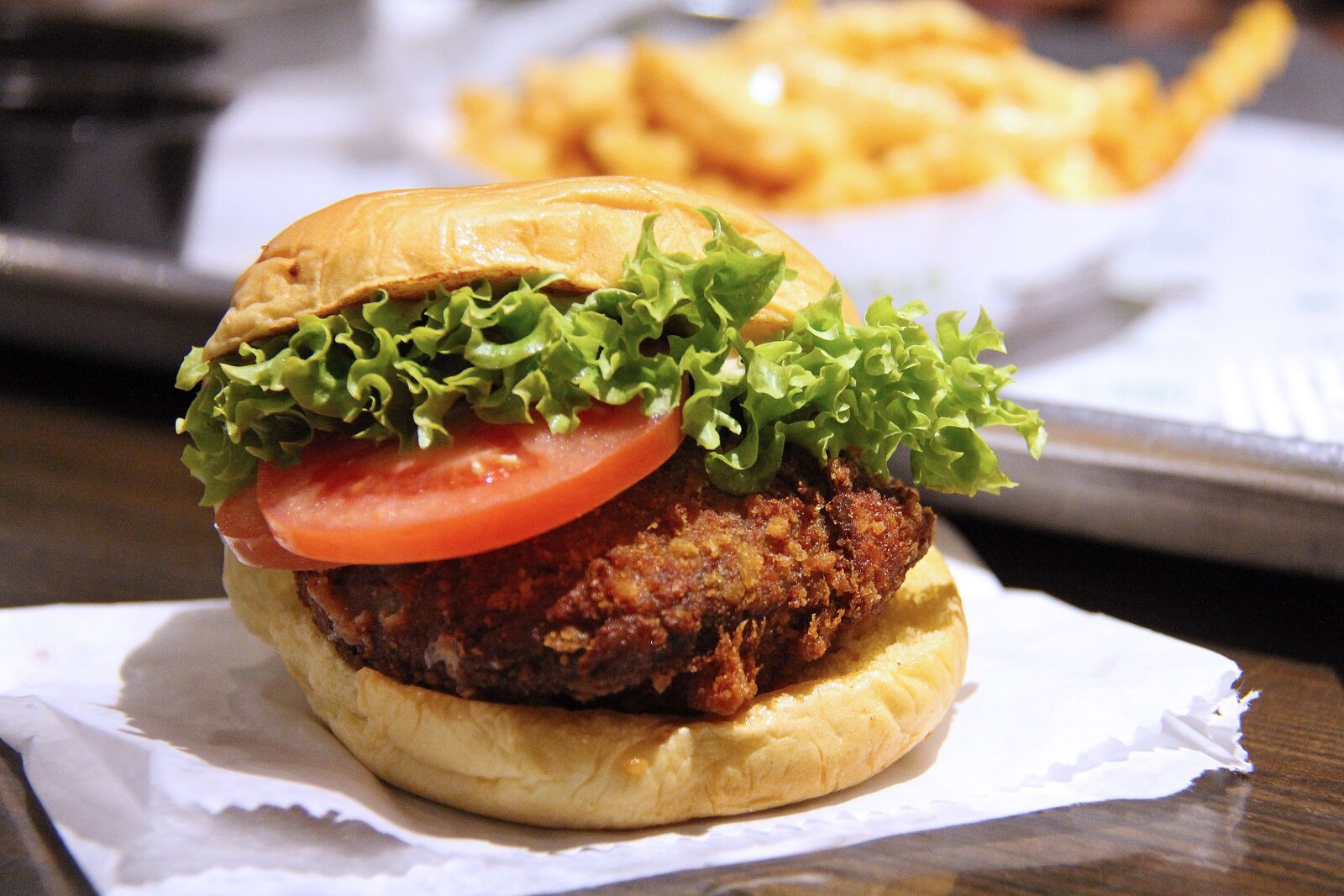 Canon EF-S 18-200mm F3.5-5.6 IS sample photo. Burger, food, bread photography