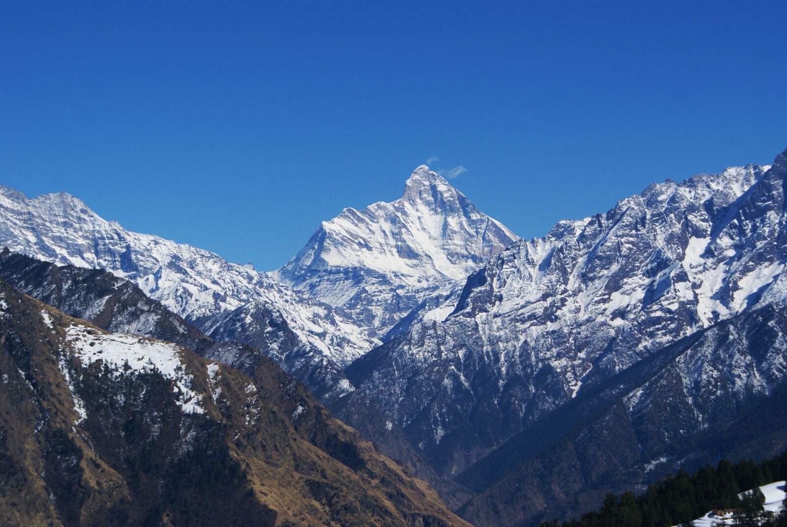 Sony Alpha DSLR-A100 sample photo. Background, nature, mountain photography
