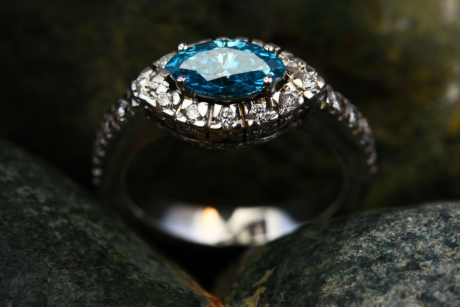 Canon EOS 40D sample photo. Ring, jewelry, luxury photography