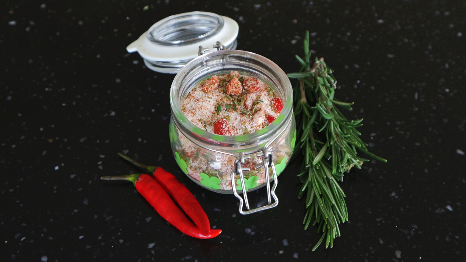 Canon EOS M10 sample photo. Barbecue, barbecue salt, herbal photography
