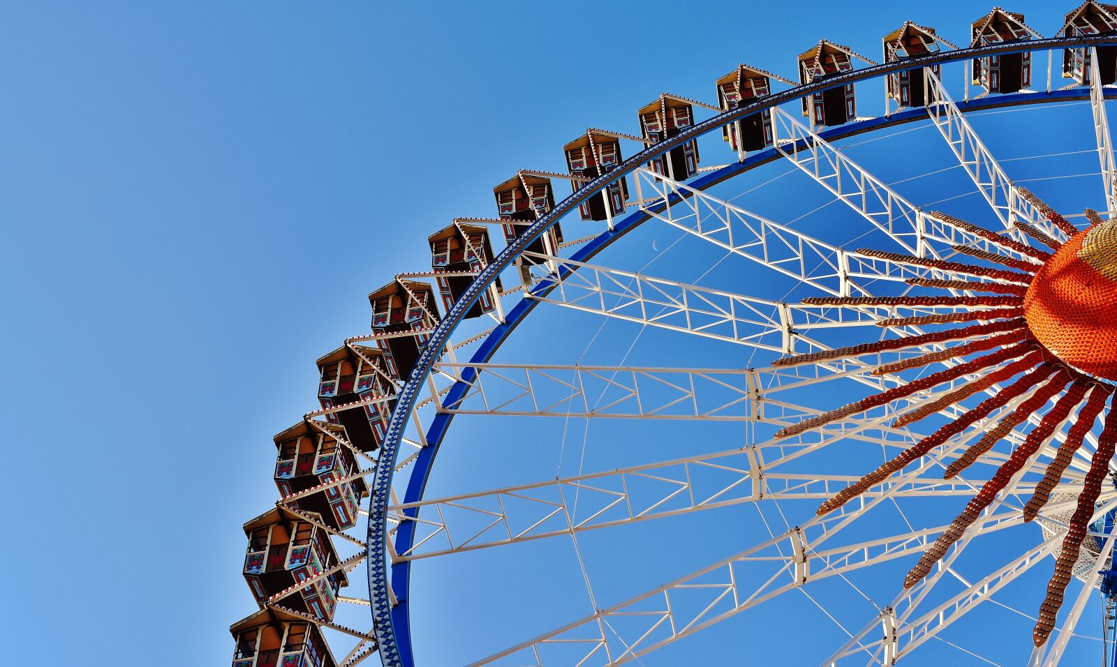 Nikon D7200 sample photo. Oktoberfest, ferris wheel, gondolas photography