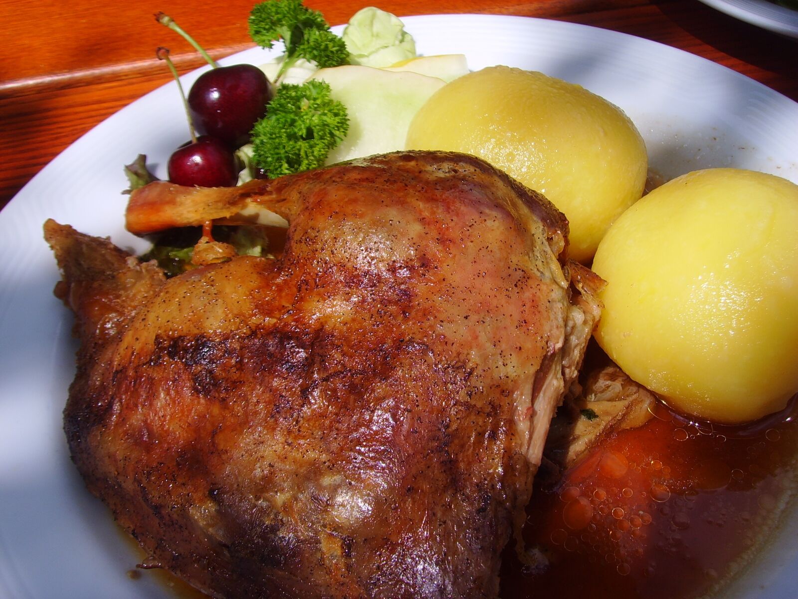 Samsung Digimax i6 PMP, Samsung #11 PMP sample photo. Roast goose, dumplings, eat photography