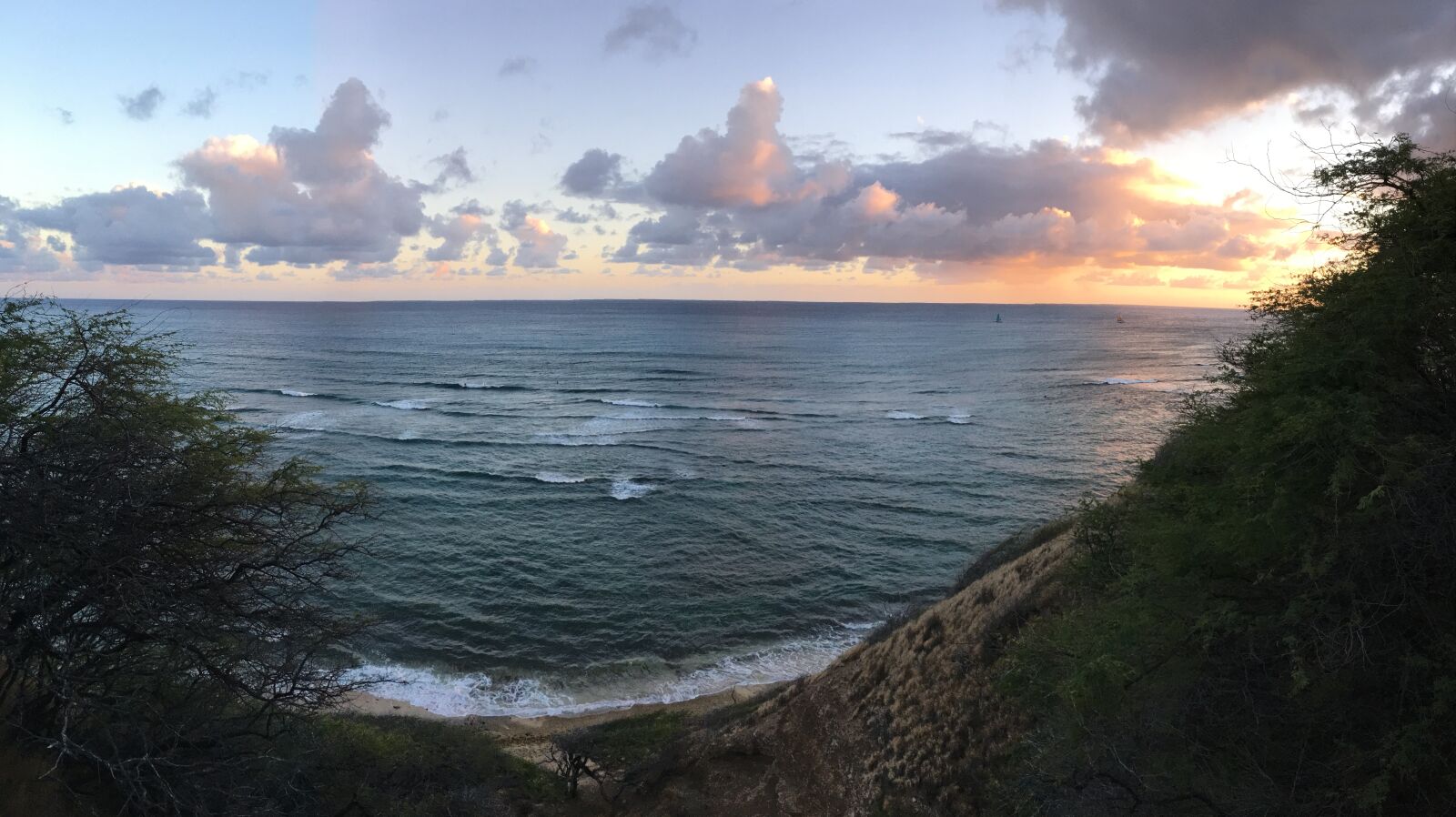 Apple iPhone SE sample photo. Hawaii, sea, surfers photography