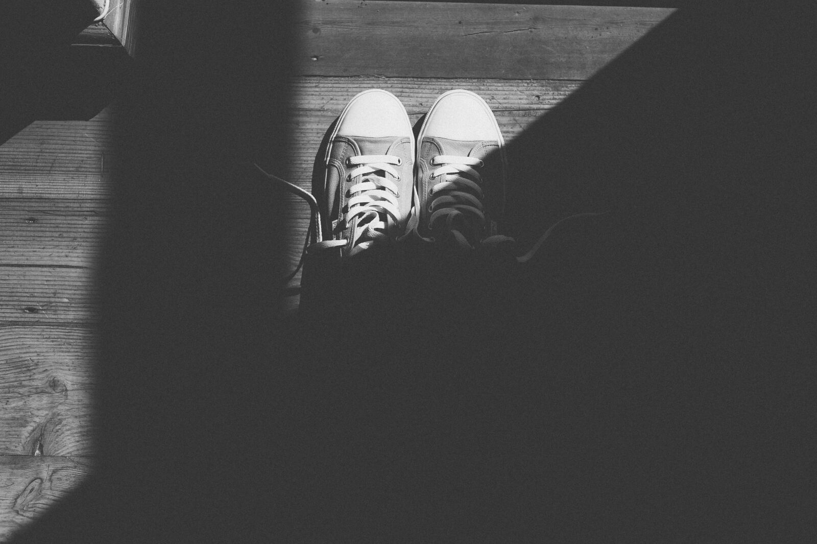 Nikon D700 sample photo. Sneakers, wedding, shoes photography