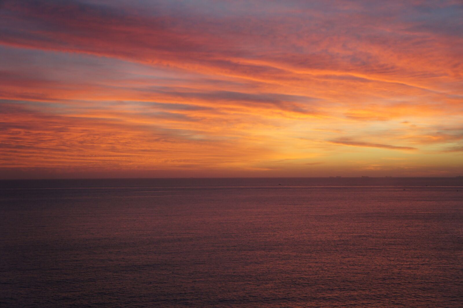 Sony Alpha NEX-5 sample photo. Sunrise, ocean, sea photography