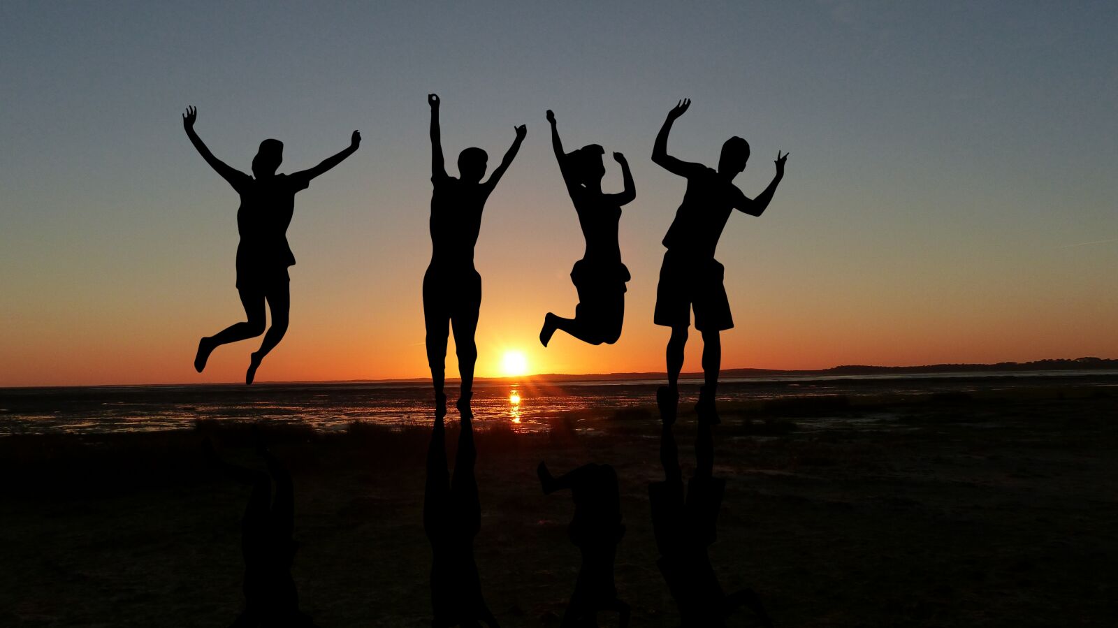 Panasonic Lumix DMC-FZ200 sample photo. Sunset, game, sport photography