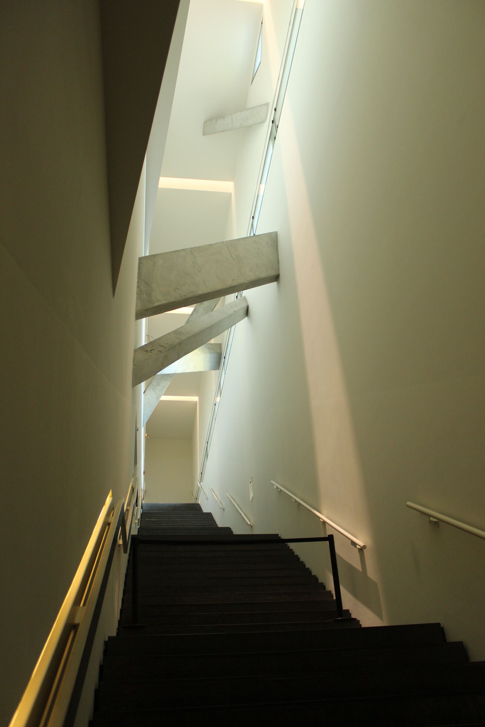Canon EOS 600D (Rebel EOS T3i / EOS Kiss X5) sample photo. Jewish, museum, berlin photography