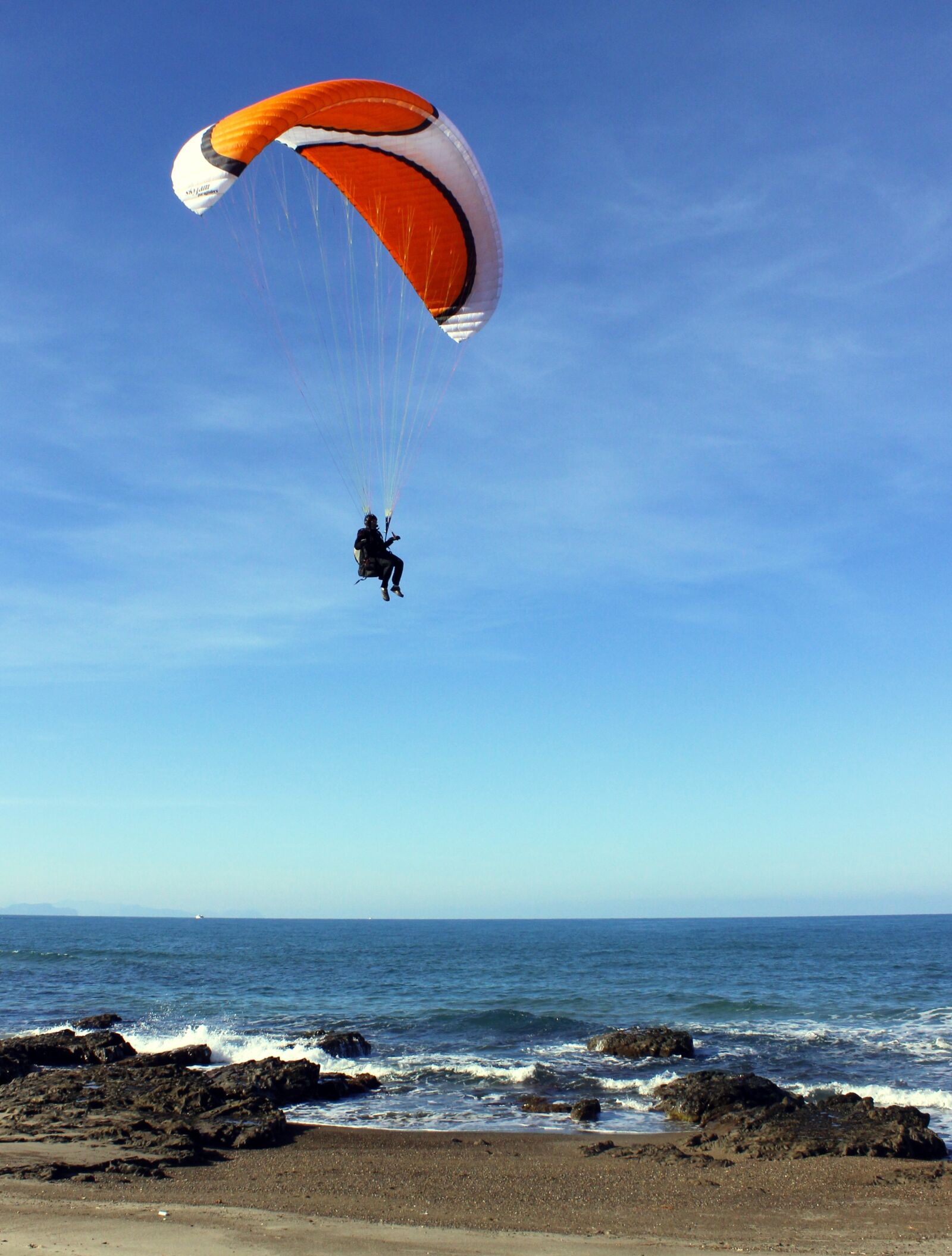 Canon EOS 600D (Rebel EOS T3i / EOS Kiss X5) sample photo. Glider, paraglider, flying photography