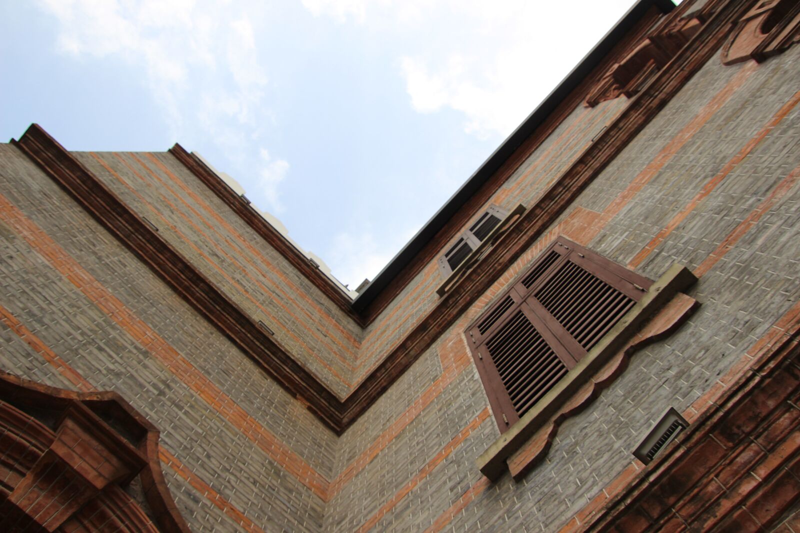 Canon EOS 600D (Rebel EOS T3i / EOS Kiss X5) sample photo. Building, architecture, western style photography