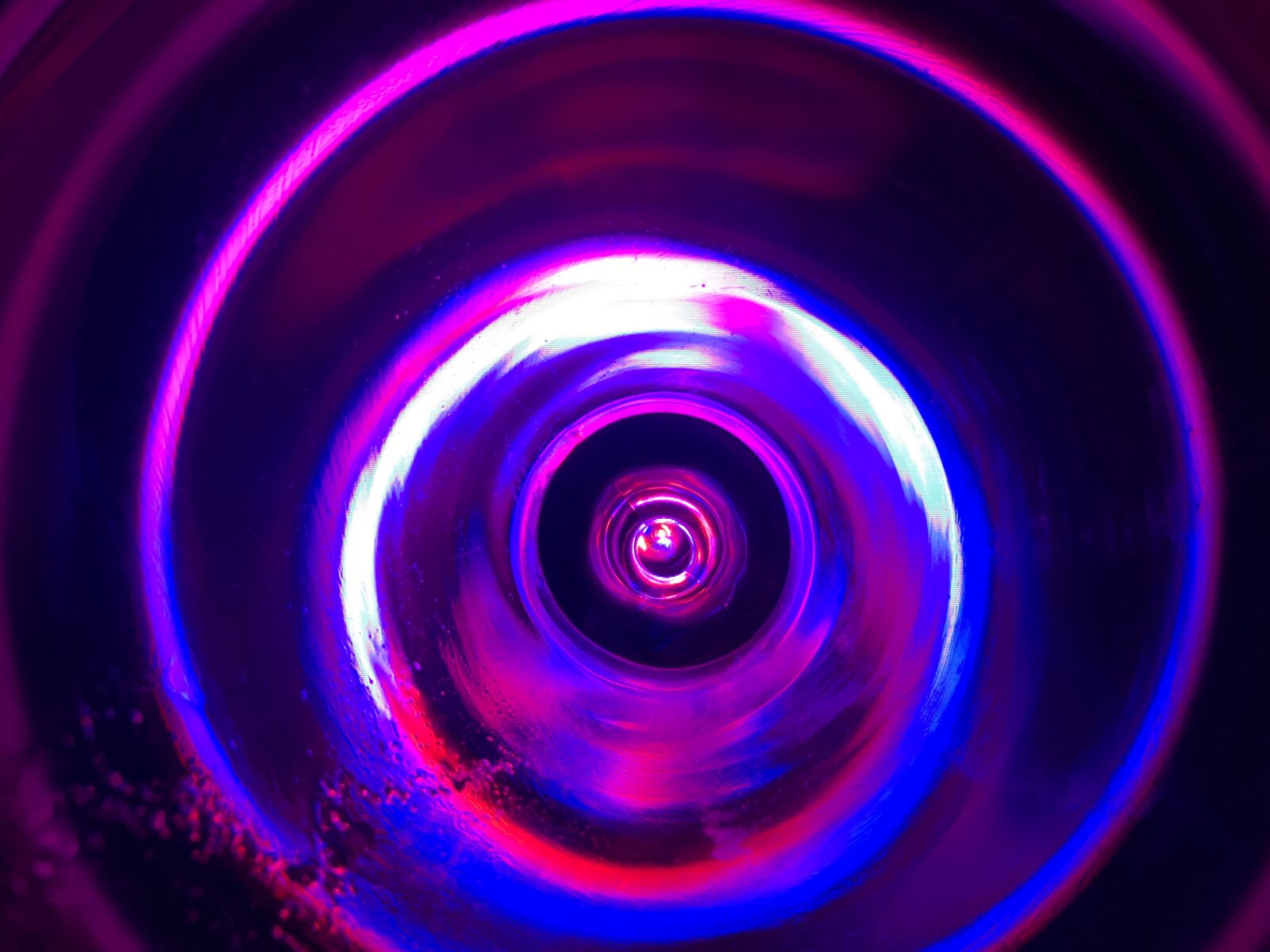 Apple iPhone 6s Plus sample photo. Glow, uv, purple photography