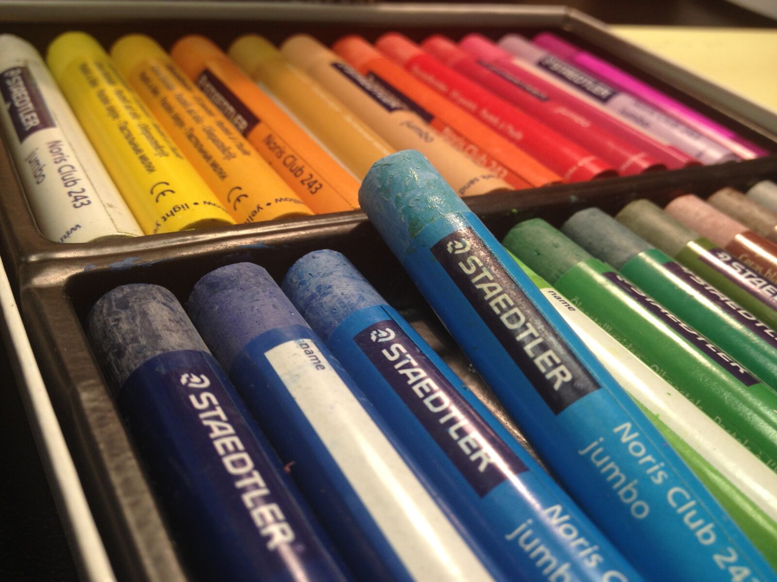 iPhone 4S back camera 4.28mm f/2.4 sample photo. Art, pastel oils, pastel photography