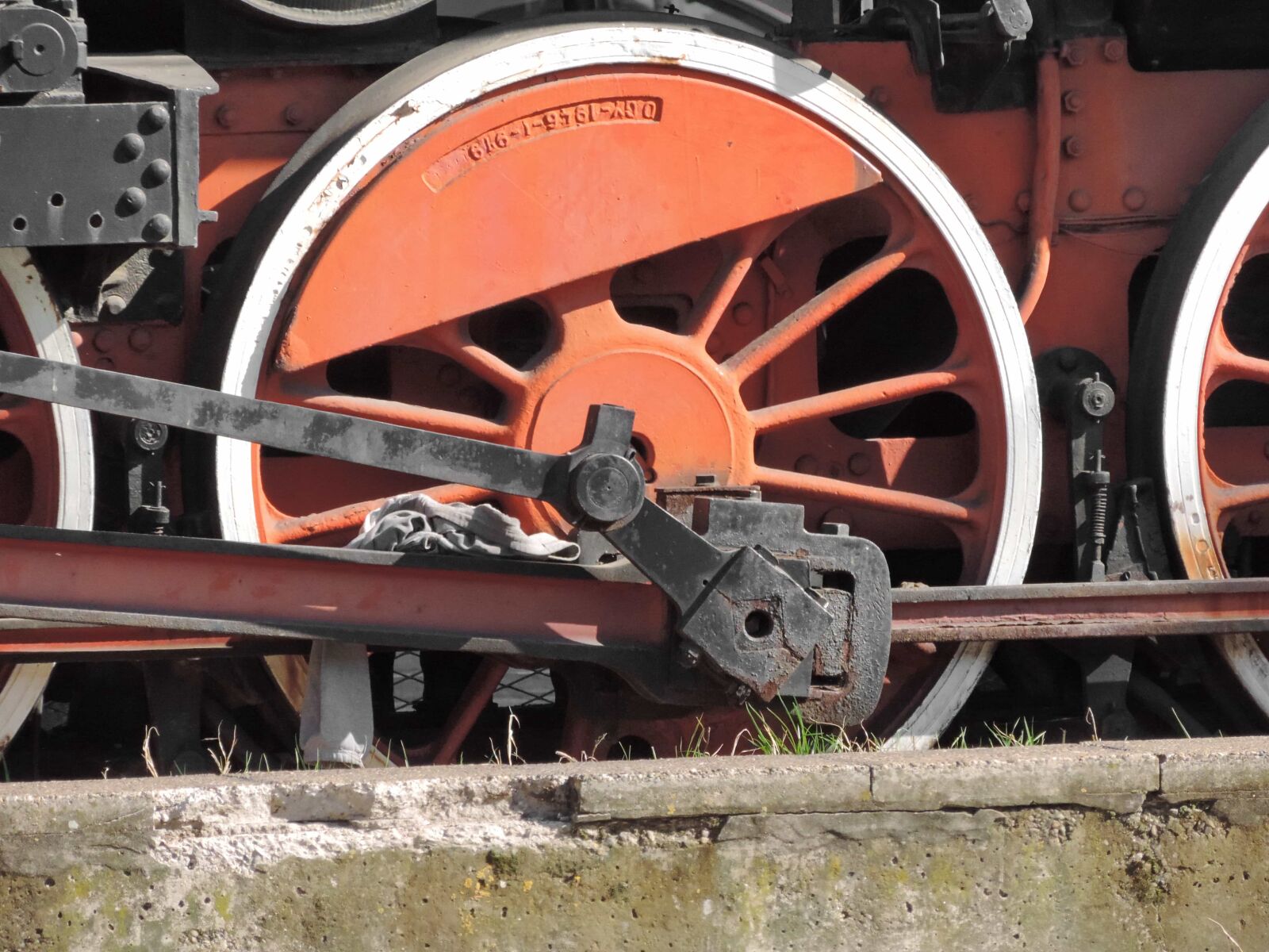 Nikon Coolpix P520 sample photo. Cast iron, railway, railway photography