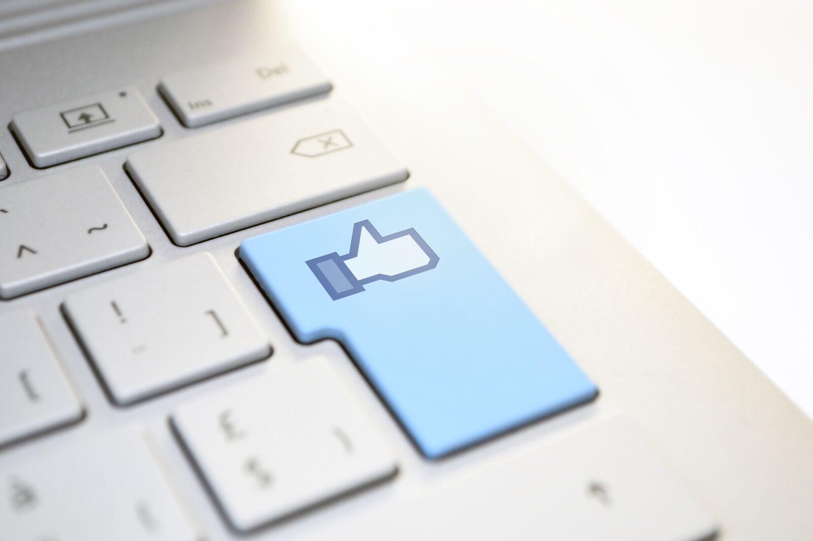 Nikon D3200 sample photo. Facebook like, keyboard, enter photography