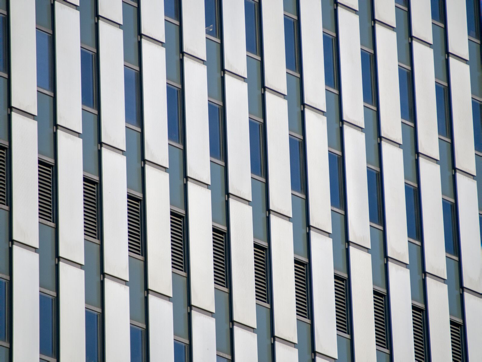 YI TECHNOLOGY M1 sample photo. Business, glass items, technology photography