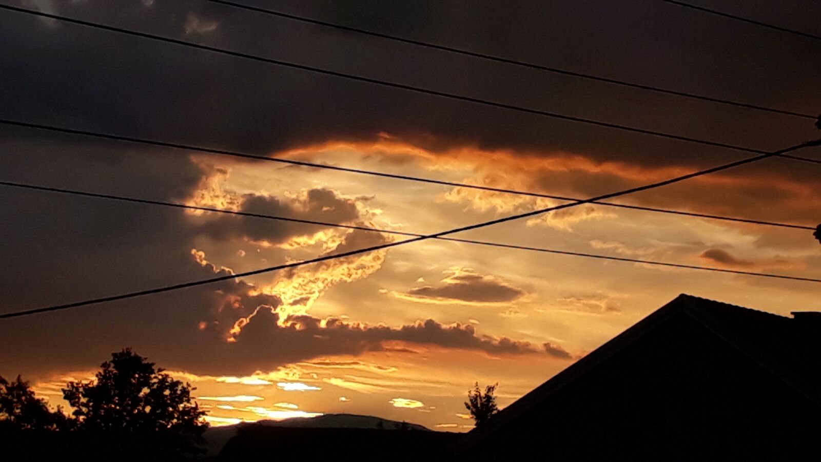Samsung Galaxy A3(2017) sample photo. Sunset, golden, gold photography