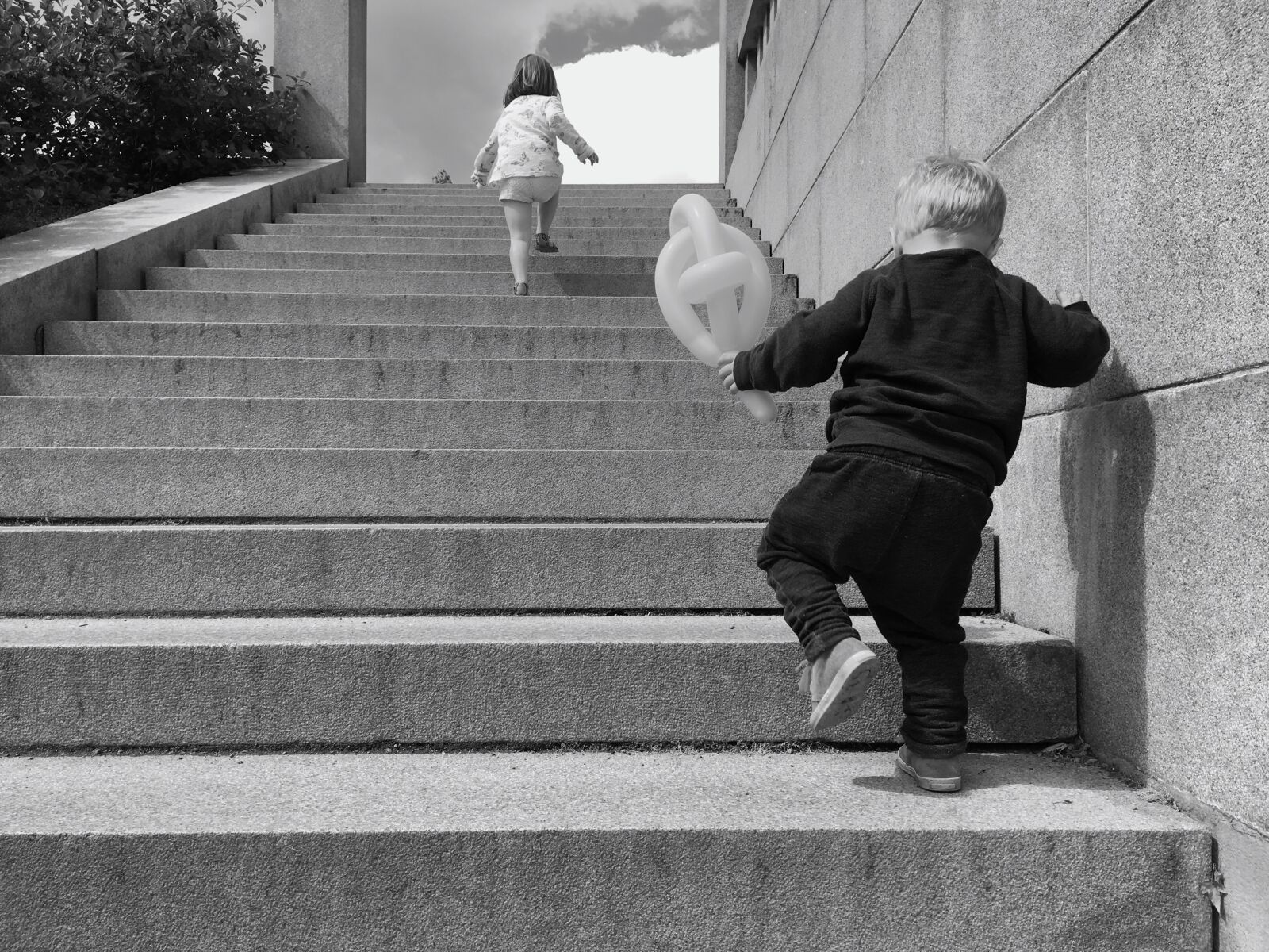 Apple iPhone 6s sample photo. Steps, running, kids photography