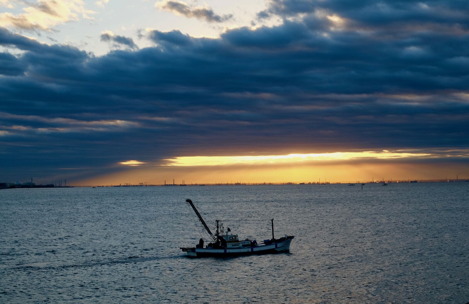 Fujifilm X-T10 sample photo. Sunrise, morning, horizon photography