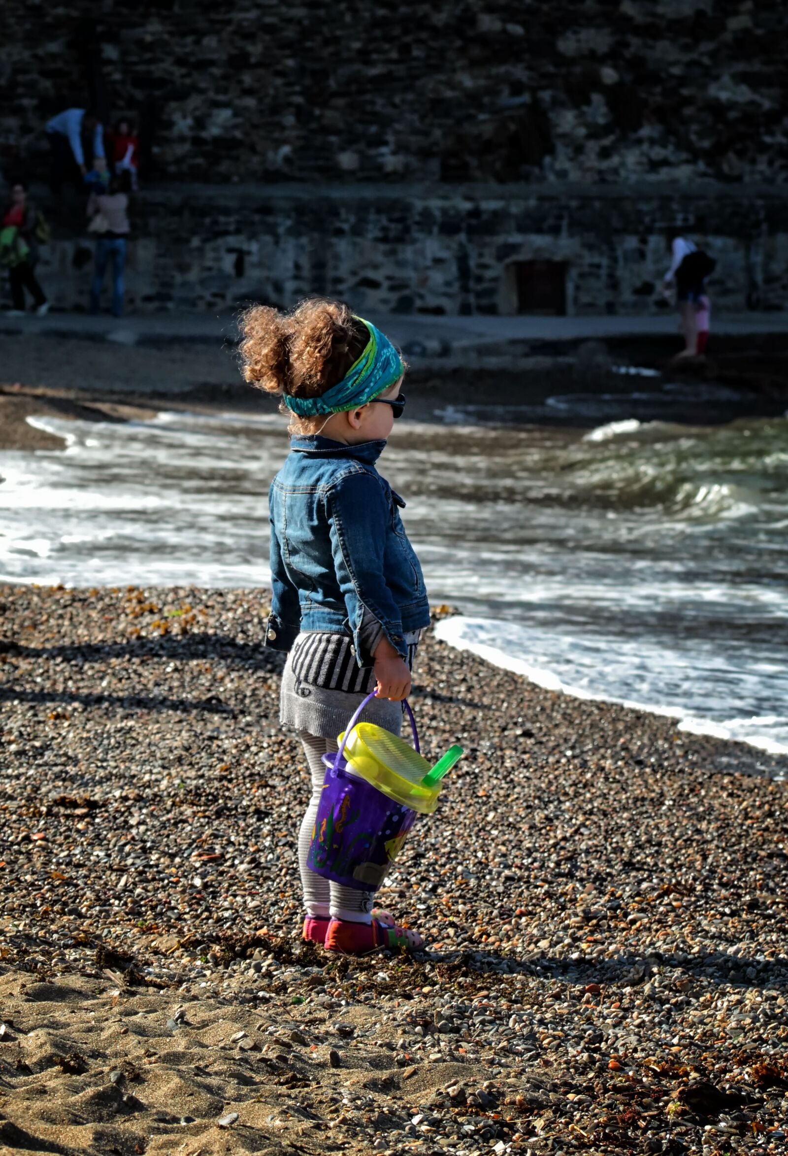 Canon EF-S 17-85mm F4-5.6 IS USM sample photo. Child, games, beach photography