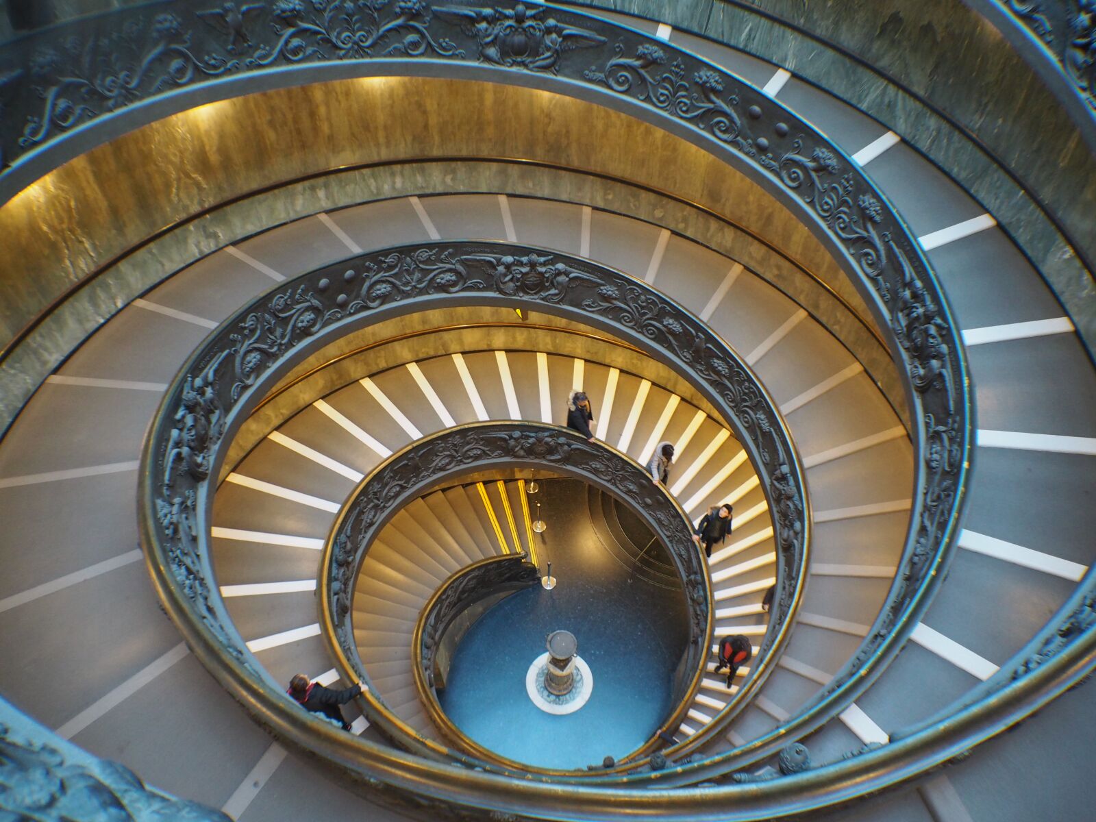 Olympus PEN E-PL8 sample photo. Vatican, spiral, staircase photography