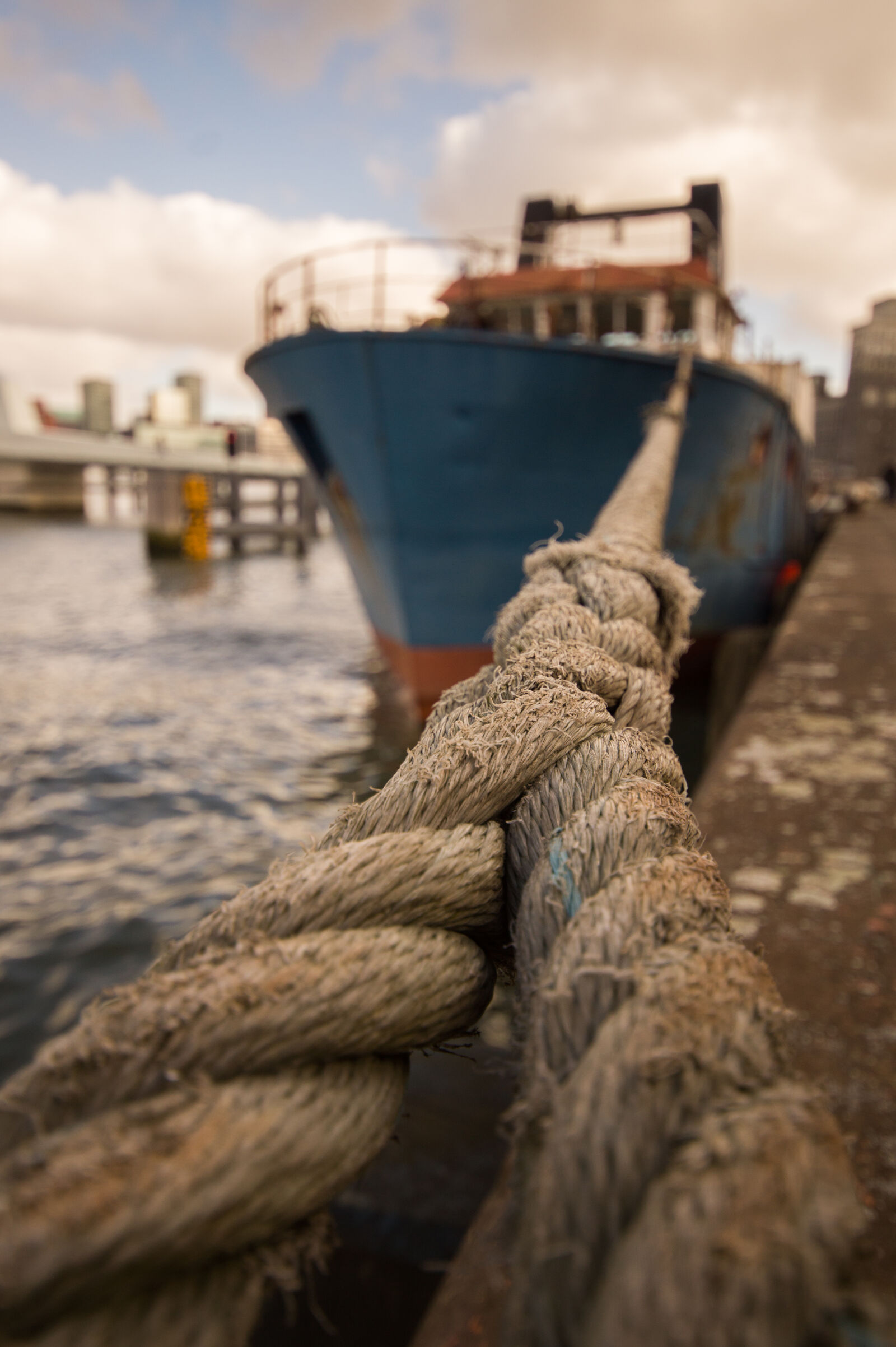 Sony SLT-A58 + Sigma AF 10-20mm F4-5.6 EX DC sample photo. Ship, rope, dock, cargo photography