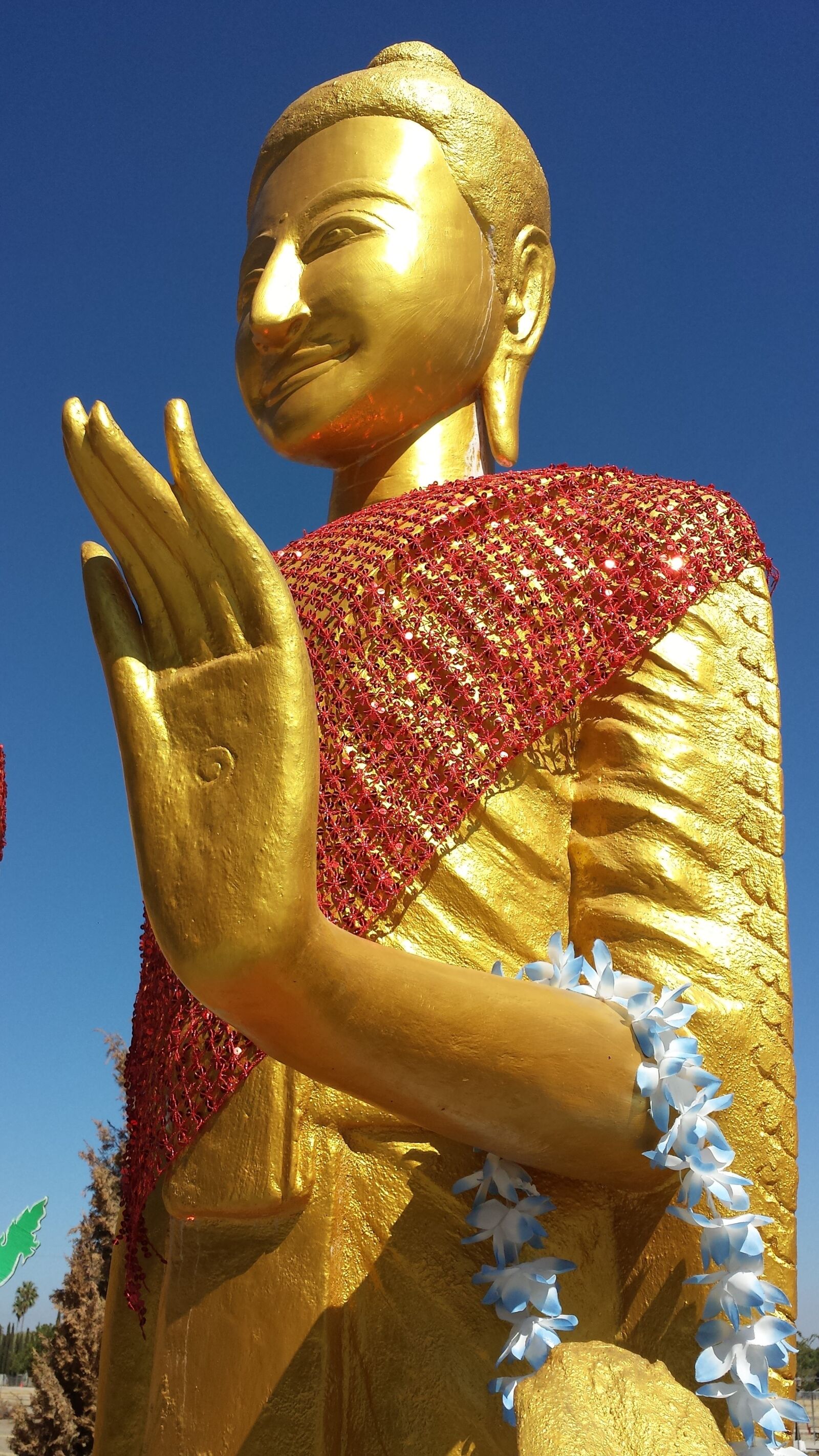 Samsung Galaxy S4 sample photo. Buddhist, temple, cambodian photography