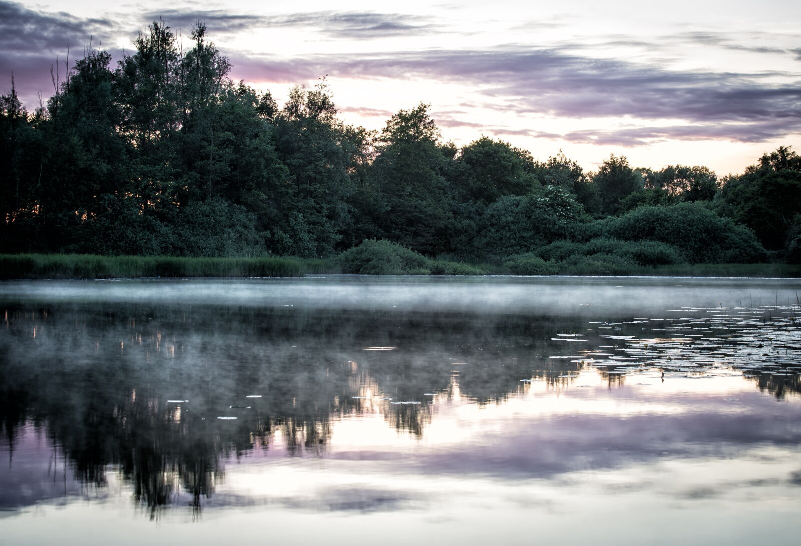 Canon EF 70-300mm F4-5.6 IS USM sample photo. Evening, lake, dis photography