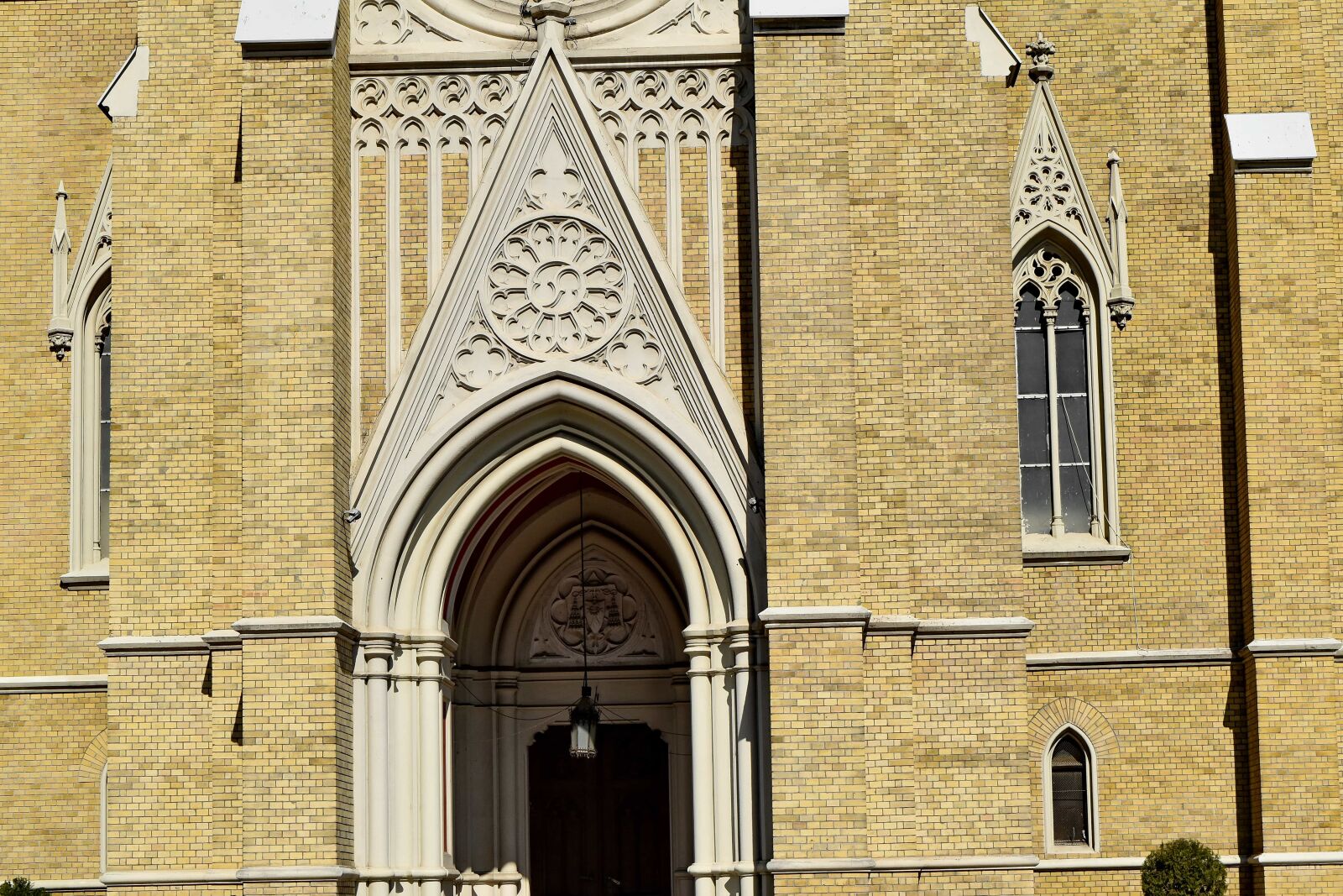 Nikon D5500 sample photo. Arch, church, front door photography