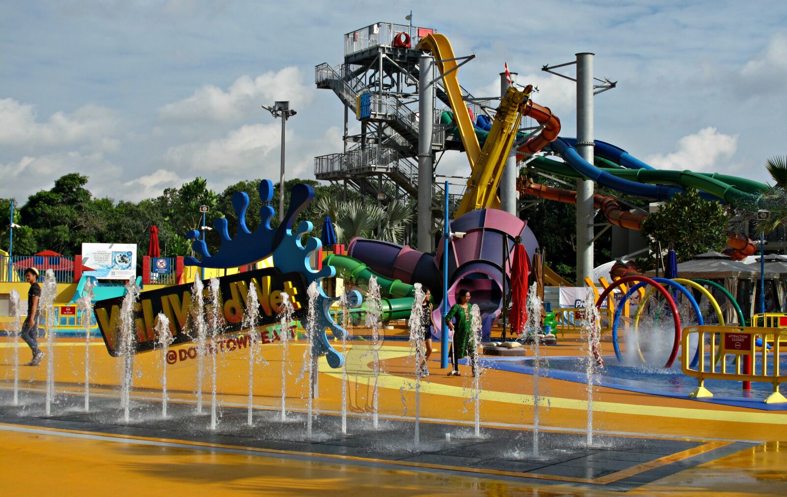 Canon PowerShot G10 sample photo. Singapore, theme, park, water photography