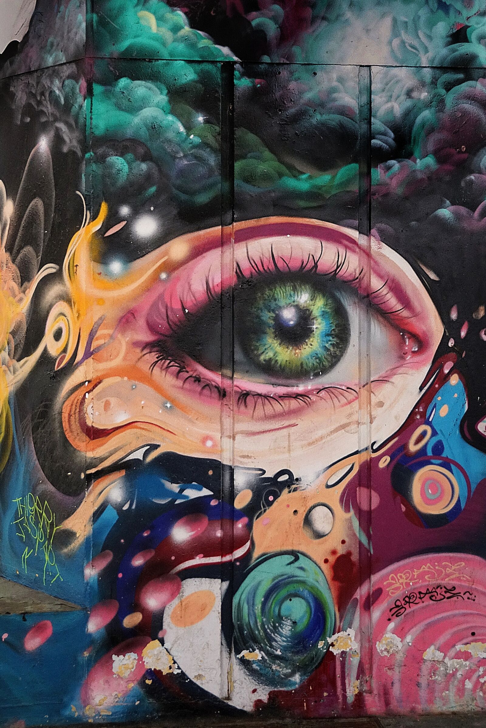 Sony a7R II + Sony FE 24-70mm F2.8 GM sample photo. Eye, graffiti, street photography